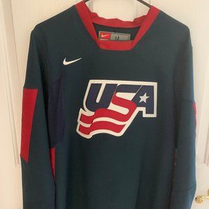 Team USA Hockey Replica Swift Jersey (Medium)